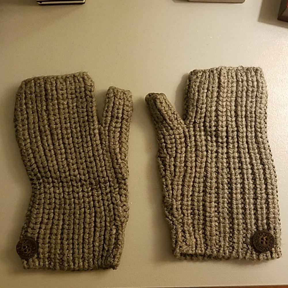 UGG fingerless gloves